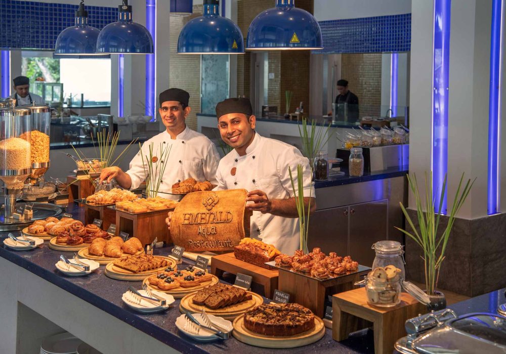 6655da5efcd6d840f8e97732_maldives_foodbeverage_aqua5