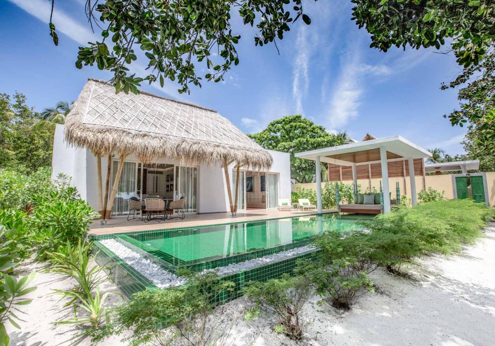 665707d4ebca930a4012467d_maldives_villas_supb2