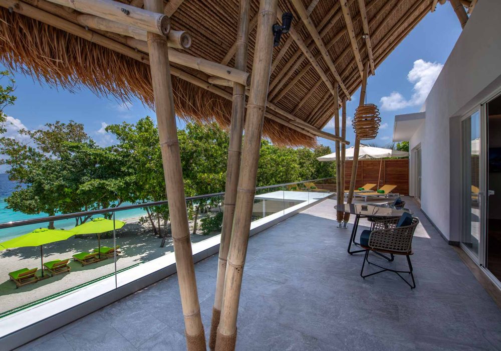 66572ba6119e66dead7fe2de_maldives_villas_royb4