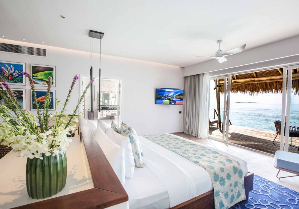 665732f5c8a57f01f5131056_maldives_villas_jacw1
