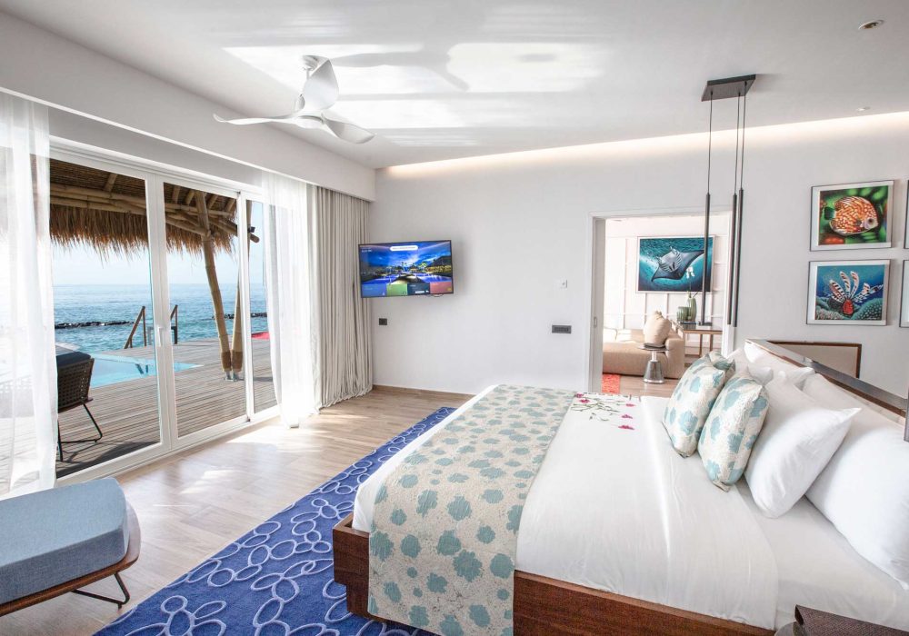 66573a871cc2b72018f6803d_maldives_villas_supw2